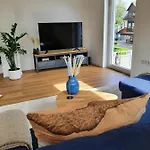 Ala Living: Stylish Modern With Parking & Balcony Near Ulm Messe Apartment *