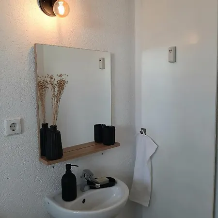 Apartman Stil-voll By Ala Living, Gemuetliches & Modernes Mit Parkplatz, Balkon & Ruhiger, Zentraler Lage